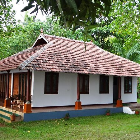 Saro Lake County Kumarakom Zimmer foto