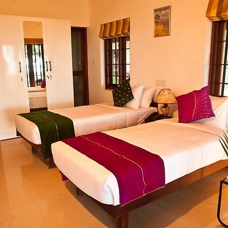 Saro Lake County Kumarakom Exterior foto