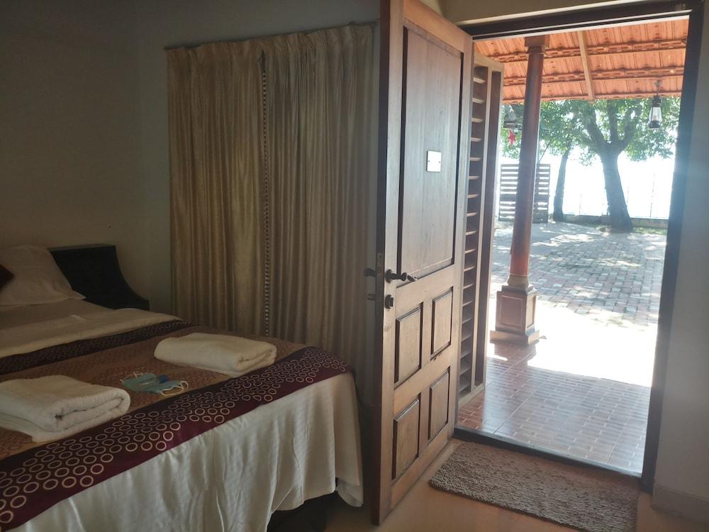 Saro Lake County Kumarakom Exterior foto