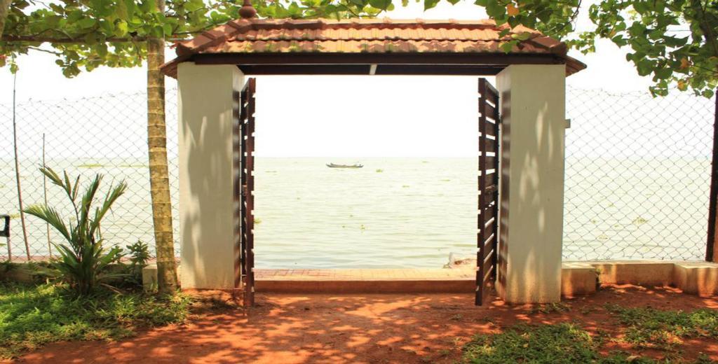 Saro Lake County Kumarakom Exterior foto